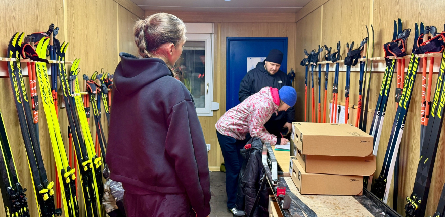 Pateicoties bezmaksas slēpo&scaron;anas inventāram, līvānie&scaron;i atgriežas uz slēpēm