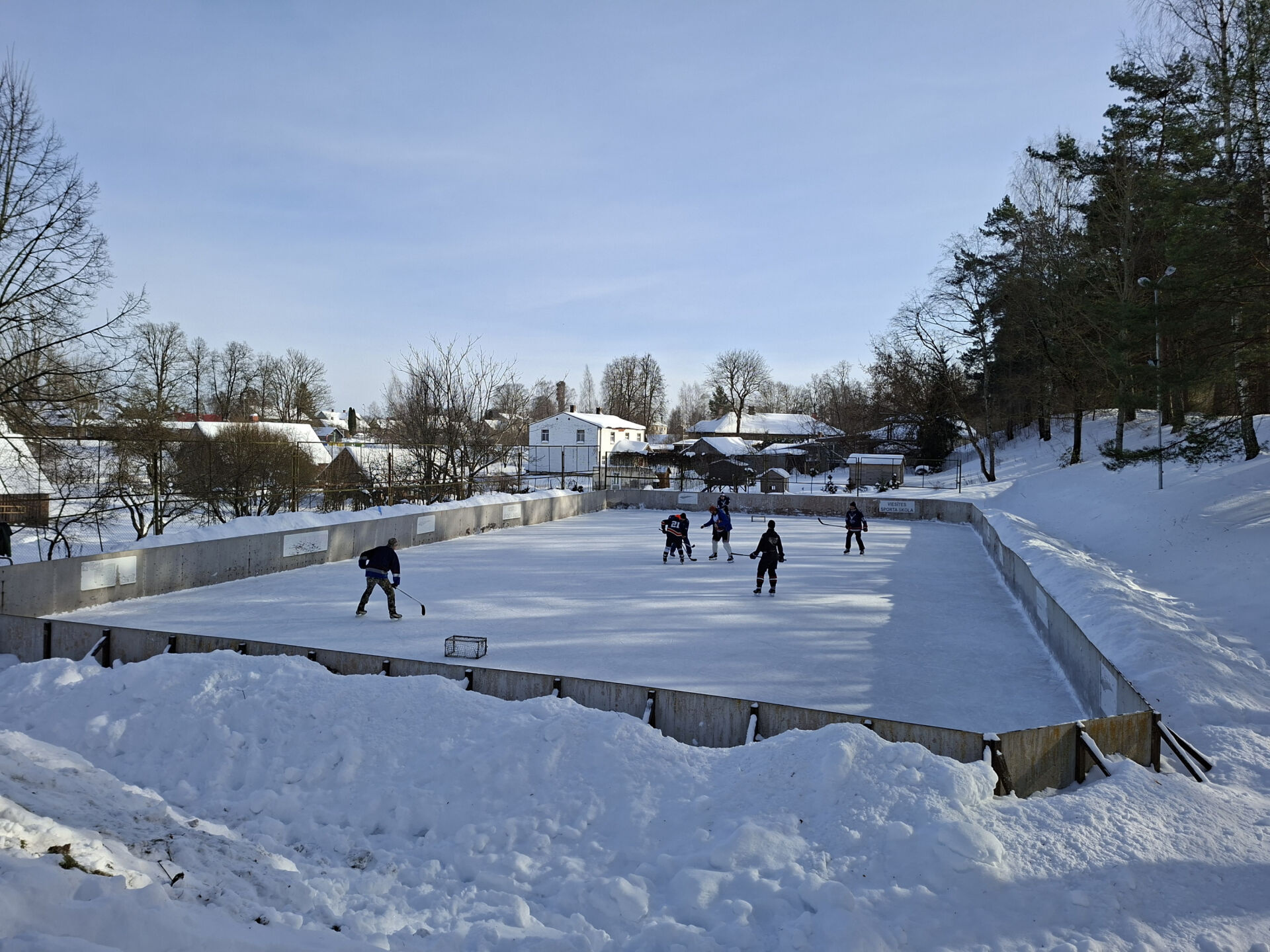 Viesītē aizvadīts starptautisks āra hokeja turnīrs &ndash; pārstāvētas 10 komandas