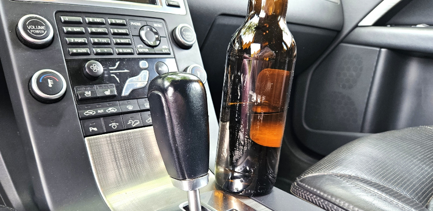 Jēkabpilī &ldquo;Volkswagen&rdquo; uzbrauc &ldquo;Volvo&rdquo;, Aizkraukles pusē &ndash; divi dzērāj&scaron;oferi