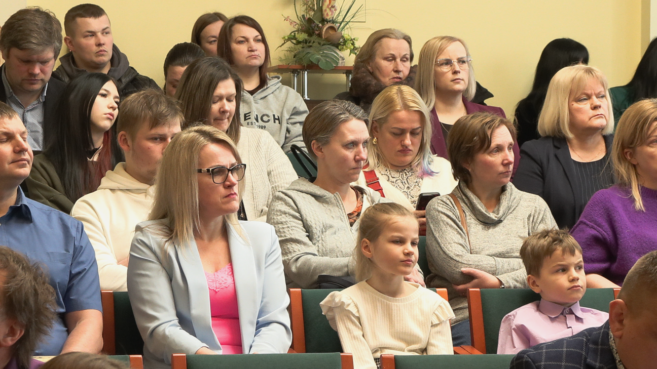 Demokrātija ir mirusi, lai dzīvo demokrātija!