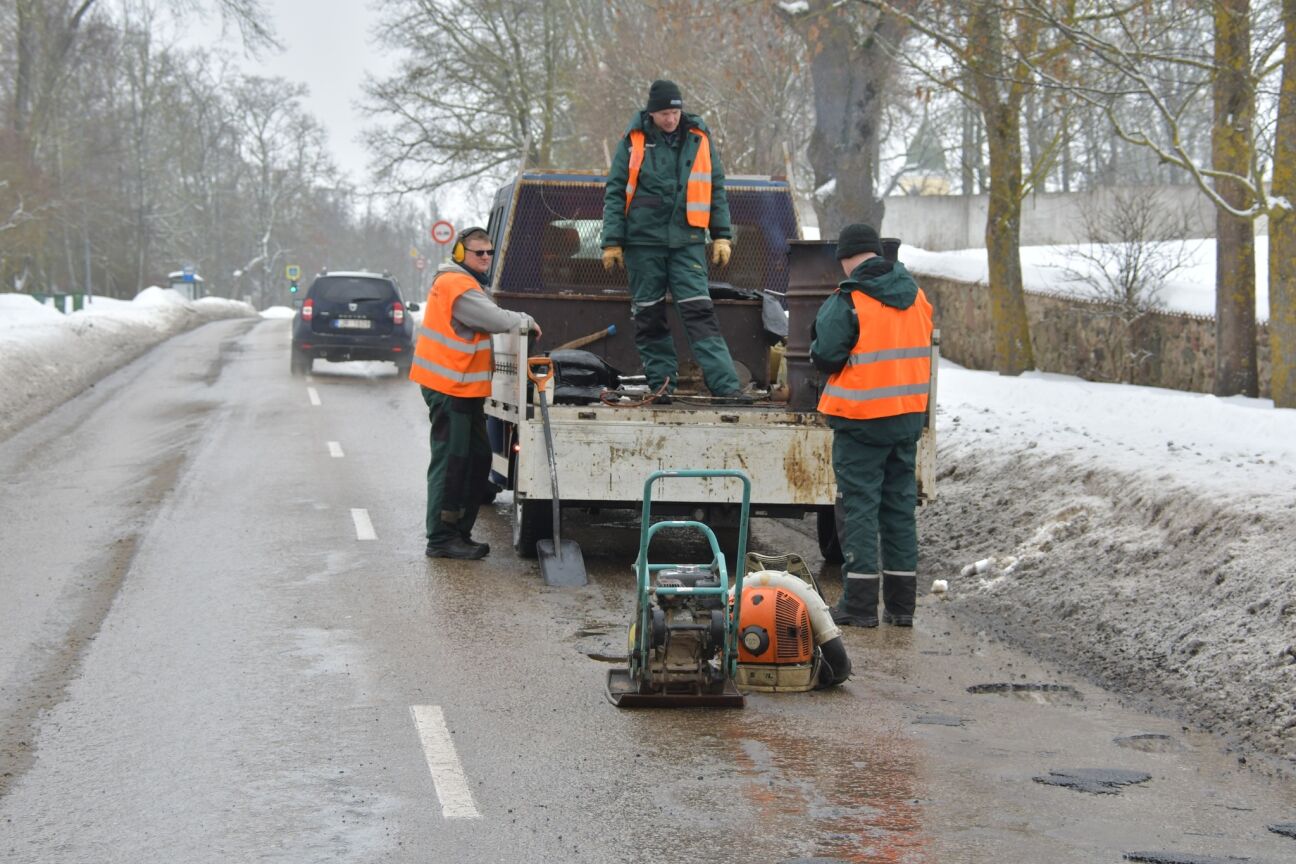 Bedres uz Jēkabpils ielām vairojas – vietvara apsekojusi bīstamākos posmus