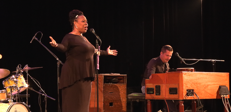 Krustpils kultūras centrā skan pasaules klases blūzs