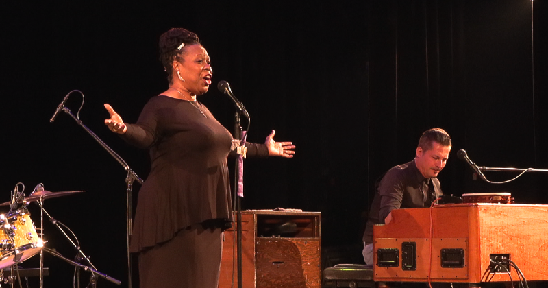 Krustpils kultūras centrā skan pasaules klases blūzs