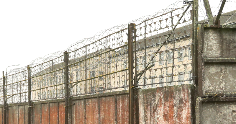 Jēkabpils cietumā konstatē mēģinājumu nodot aizliegtus datu nesējus