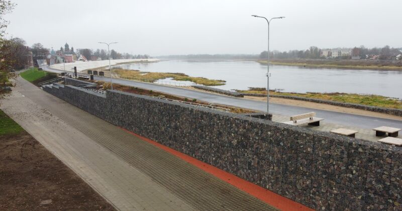 Jēkabpils aizsargdambis, Jaunā iela un autoosta sacen&scaron;as par būvniecības gada balvu