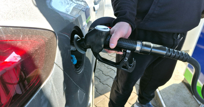 Tas nav normāli &ndash; Jēkabpilī sastaptie autovadītāji par degvielas cenām