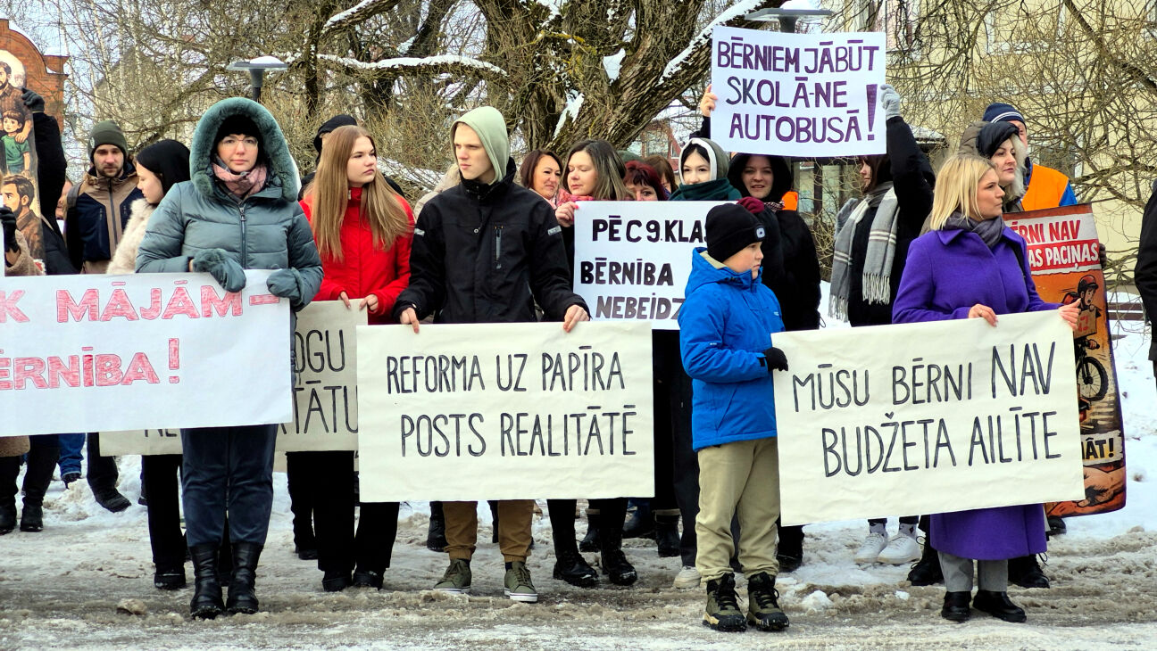 Iedzīvotāju savāktie paraksti liek atkārtoti vērtēt skolu reorganizāciju Jēkabpils novadā