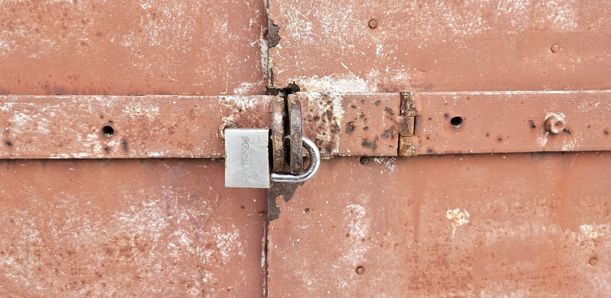 Jēkabpilī apzog garāžu un saimniecības ēku