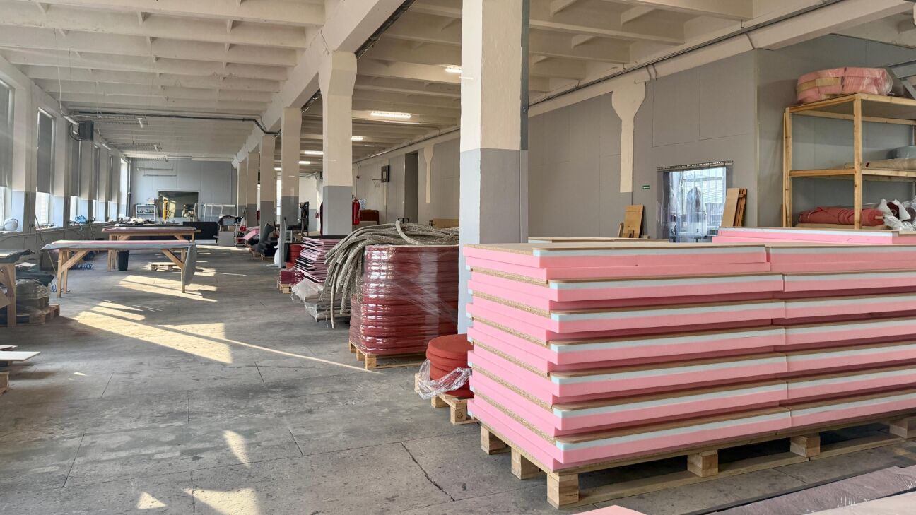 Ar inkubācijas programmas atbalstu Jēkabpilī veiksmīgi attīstās mēbeļu ražošana