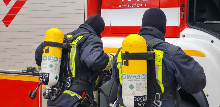 Jēkabpilī no dzīvojamās ēkas evakuēti 10 cilvēki