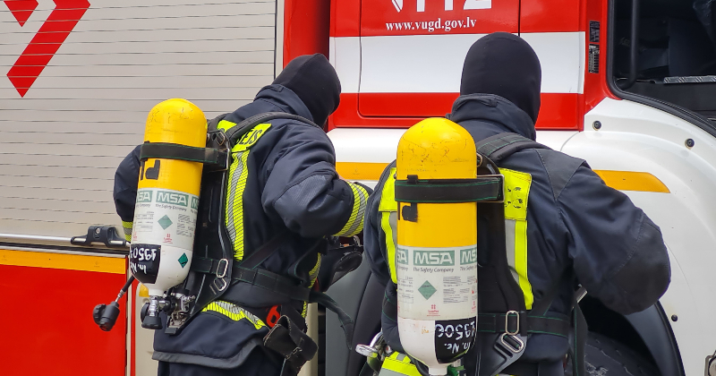 Jēkabpilī no dzīvojamās ēkas evakuēti 10 cilvēki