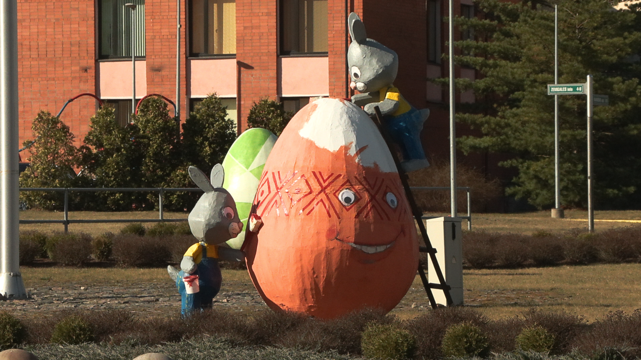 Jēkabpiliešiem Lieldienas saistās ar olu kaujām, ripināšanu un krāsošanu
