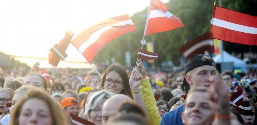 36 gadus pēc Tautas sapulces spriedīs, kā atjaunot sabiedrisko aktivitāti