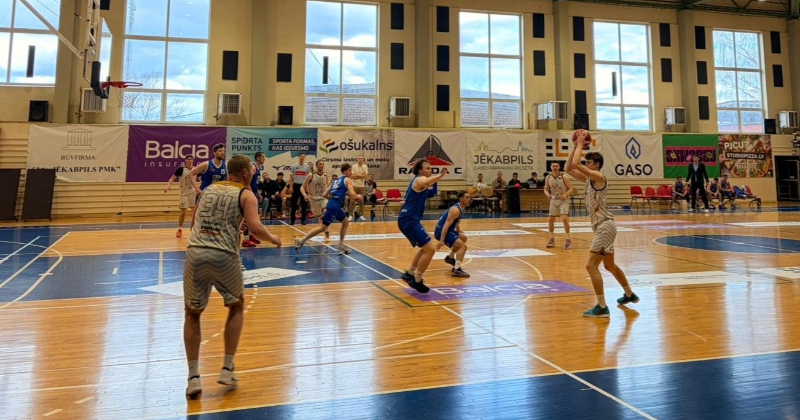  Jēkabpils basketbolisti salauž Cēsu sportistus un iekļūst finālā