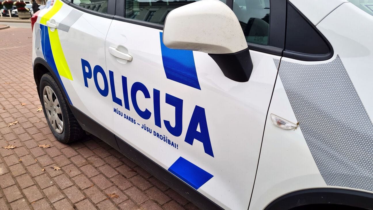 Aizkraukles novadā vīrietis bērnu klātbūtnē mēģinājis nožņaugt dzīvesbiedri