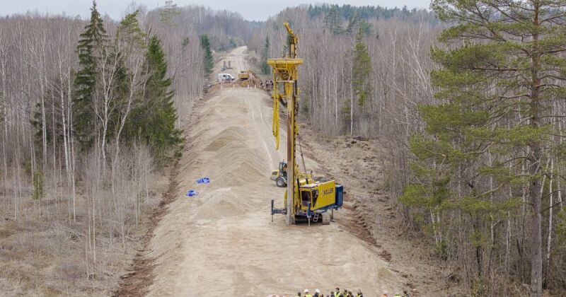 Būvdarbi uz Sēlijas poligona pievedceļa rit pēc saspringta grafika