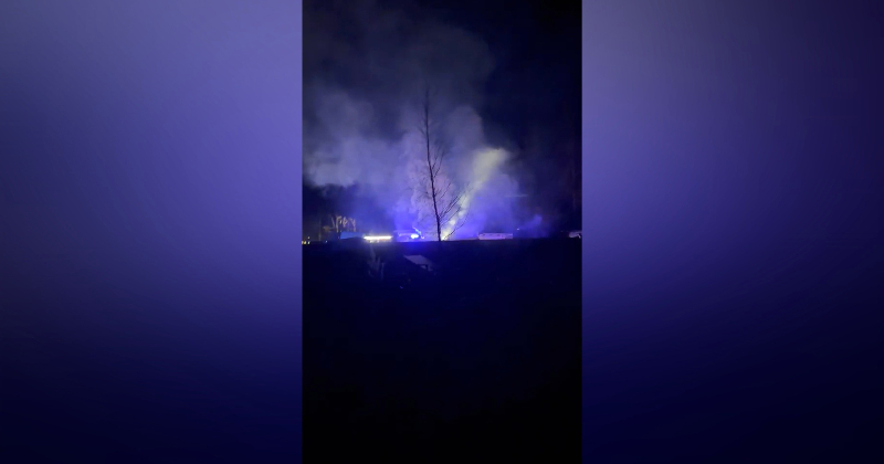 Jēkabpilī aizdegas mikroautobuss