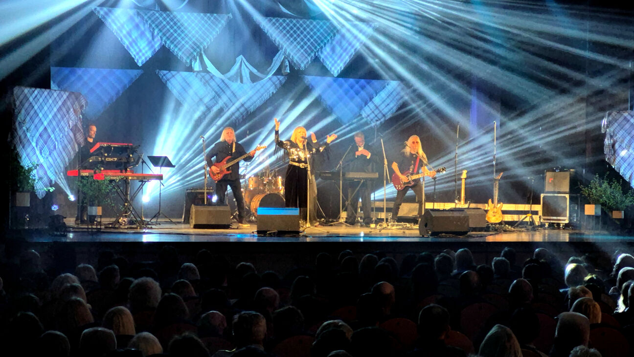 Līvānos veidos komponistam Jurim Kulakovam veltītu soliņu