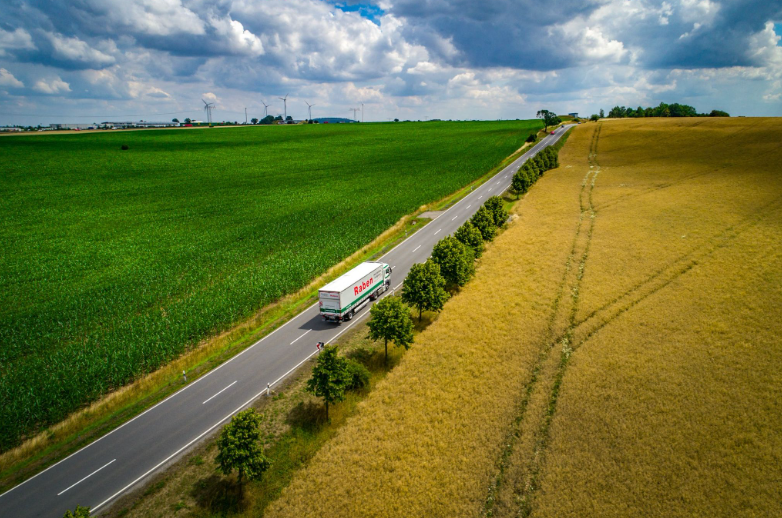 Vietējie kravu pārvadājumi: efektīva preču piegāde Latvijas teritorijā