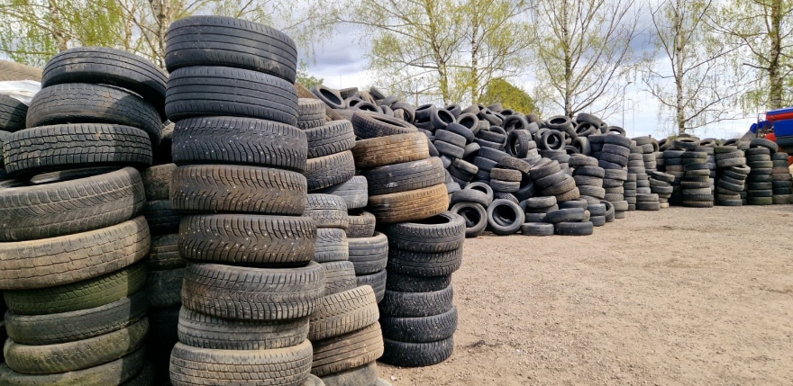 Piecu dienu laikā jēkabpilie&scaron;i nodevu&scaron;i iespaidīgu daudzumu nolietoto riepu