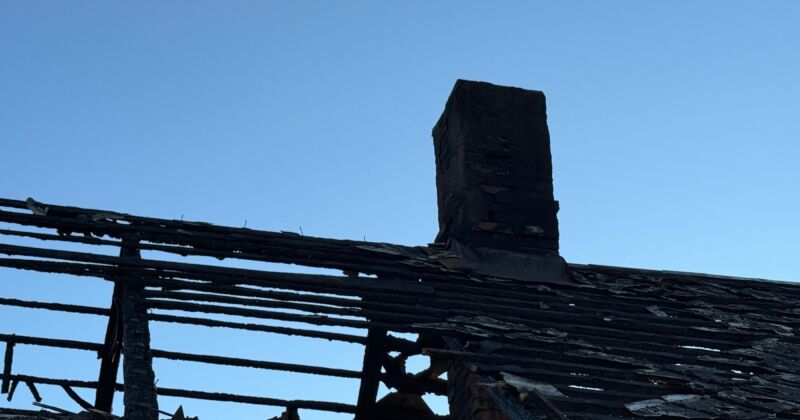 Jēkabpils novadā likvidēts pla&scaron;s ugunsgrēks saimniecības ēkā